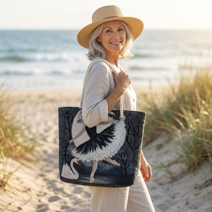 Eleganter Schwan — handwerklich gesteppte Strandtasche