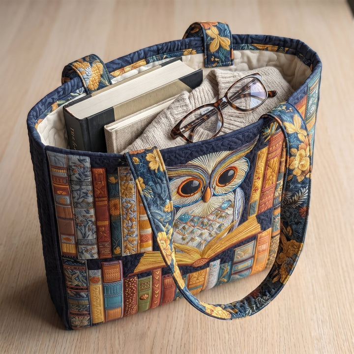 Eule mit Vintage-Büchern — Handwerklich gesteppte Tasche